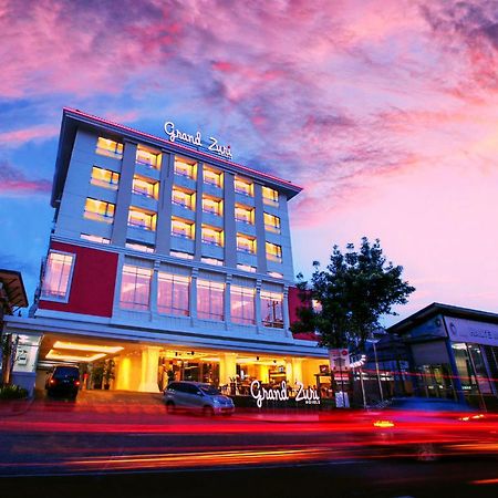 Grand Zuri Malioboro Hotel Yogyakarta Exterior photo