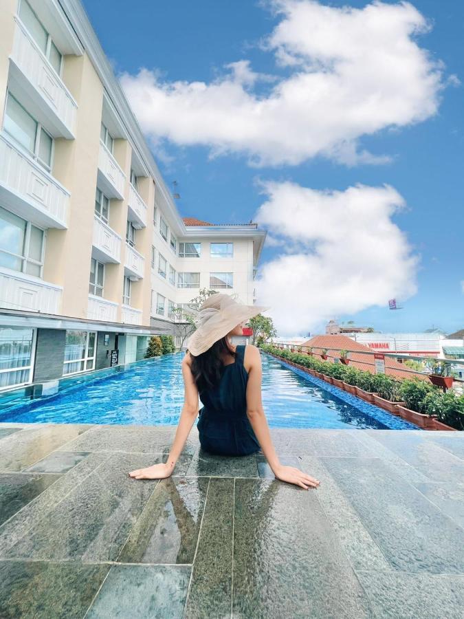 Grand Zuri Malioboro Hotel Yogyakarta Exterior photo