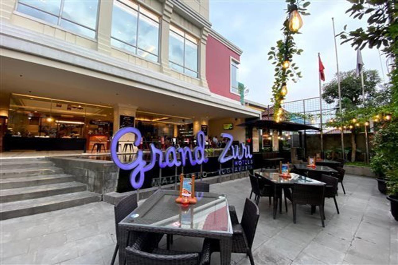 Grand Zuri Malioboro Hotel Yogyakarta Exterior photo