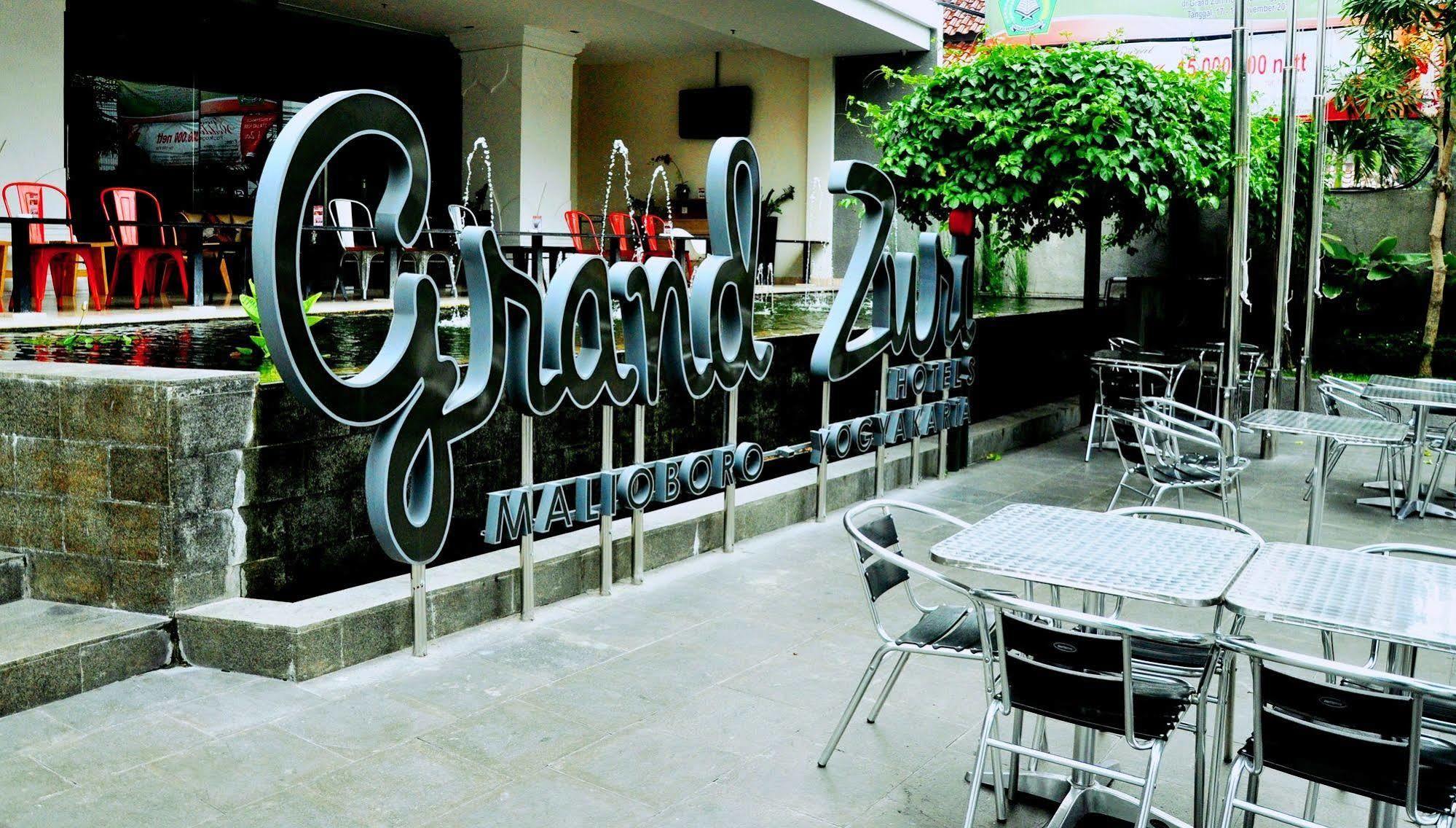 Grand Zuri Malioboro Hotel Yogyakarta Exterior photo